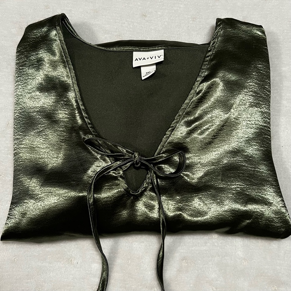 AVA & VIV Top